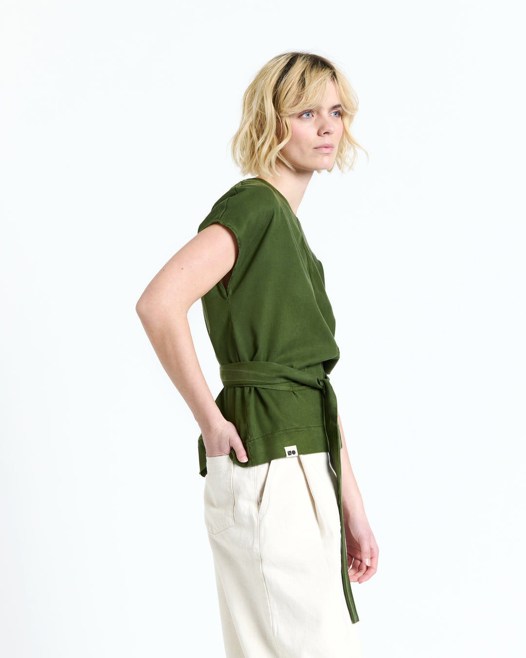 New Optimist womenswear Thes | Flowy wrap top Wrap top