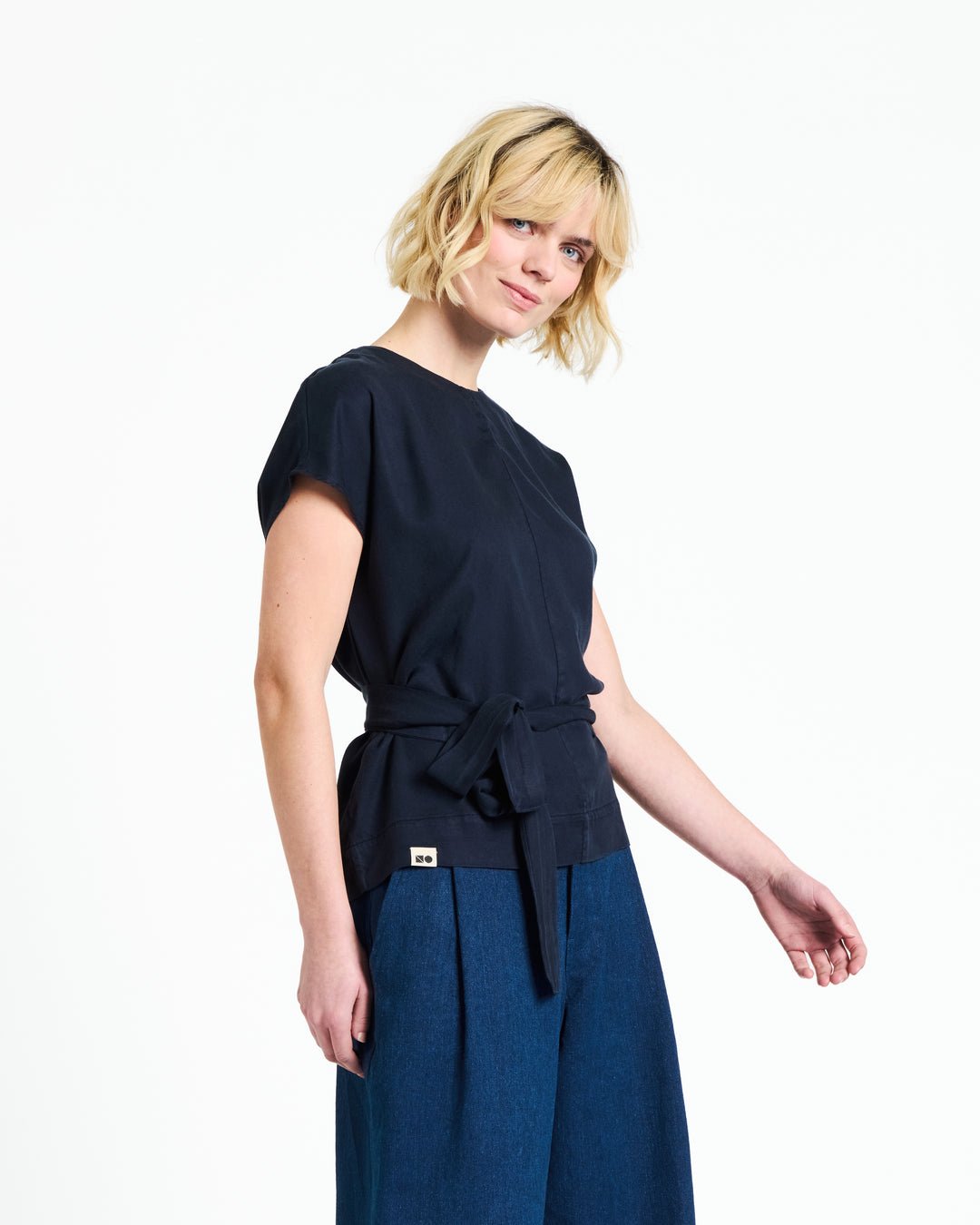 New Optimist womenswear Thes | Flowy wrap top Wrap top