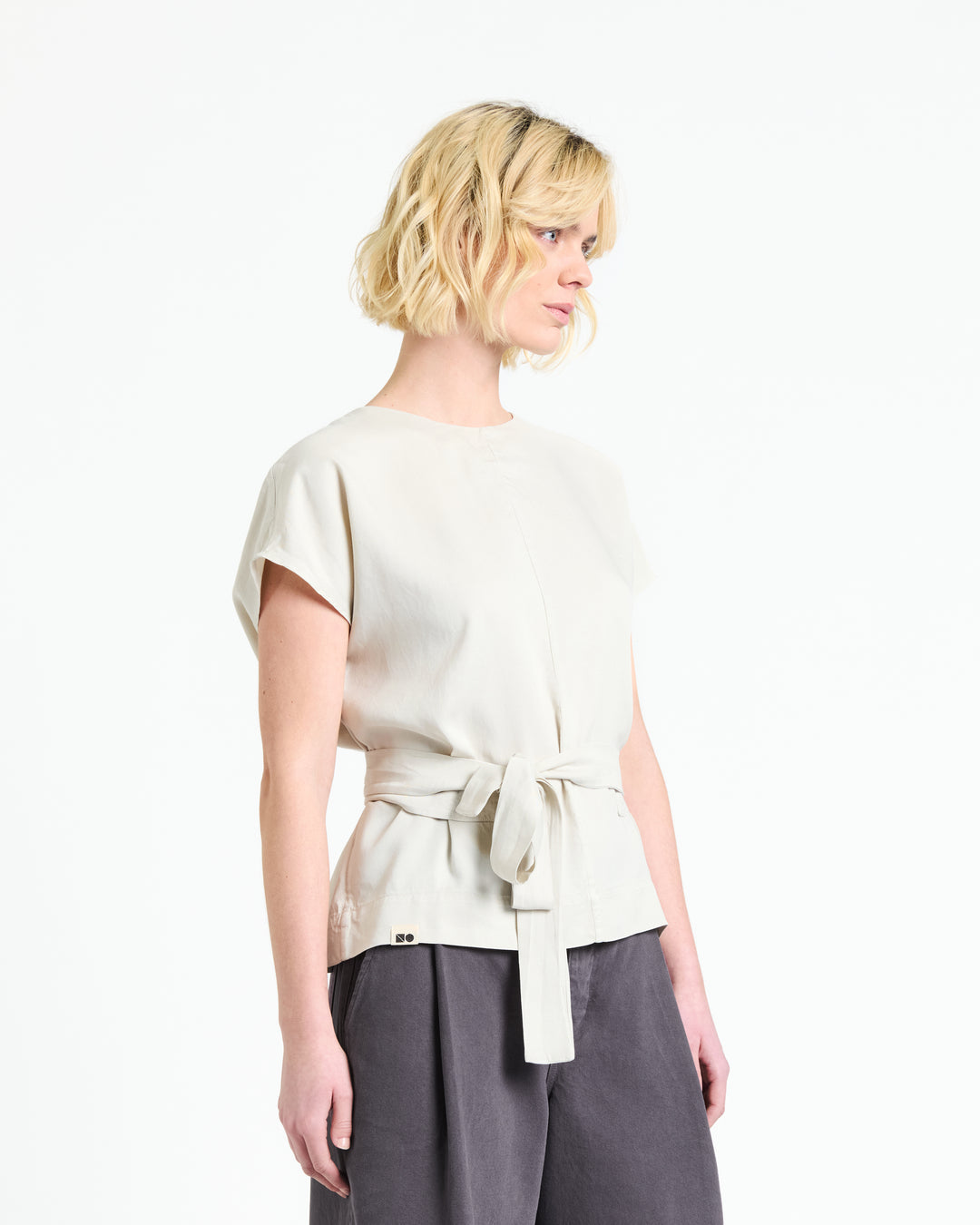 New Optimist womenswear Thes | Flowy wrap top Wrap top